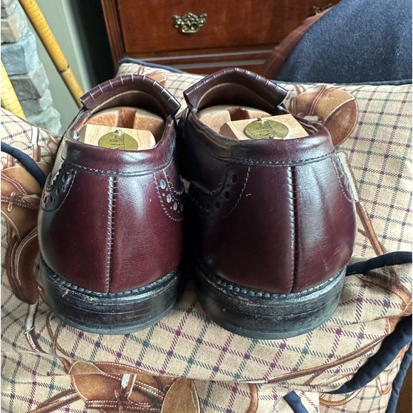 ALLEN EDMONDS ? Men’s Burgundy All Leather ‘Wakefield’ Kiltie Loafer - 10.5 D main image 4